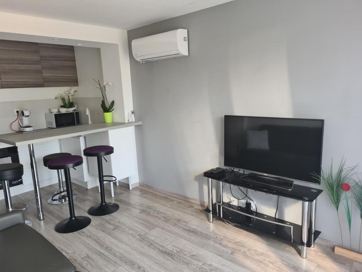 Spacieux Studio Dans Le Beaujolais Saint-Georges-de-Reneins Bagian luar foto